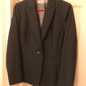Tahari jacket size 6